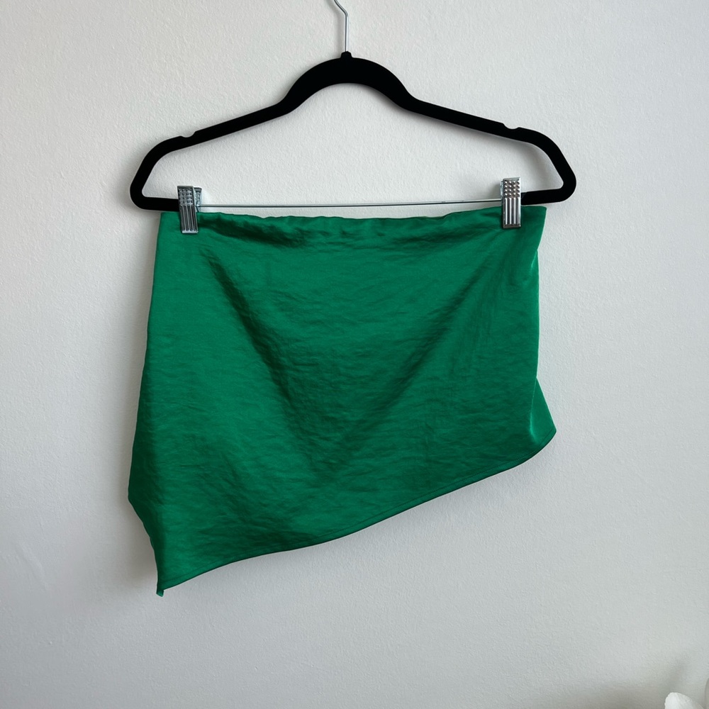 GREEN STRAPLESS TOP